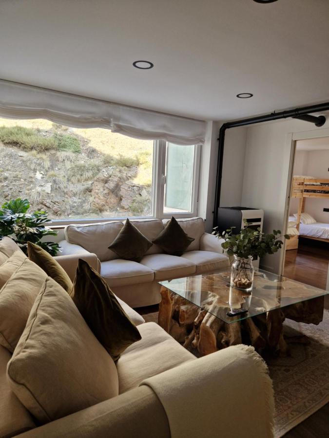 Fantastic Brand New Appartment In Best Location Just Few Steps From The Ski Slope! Private Parking เซียร์ราเนบาดา ภายนอก รูปภาพ